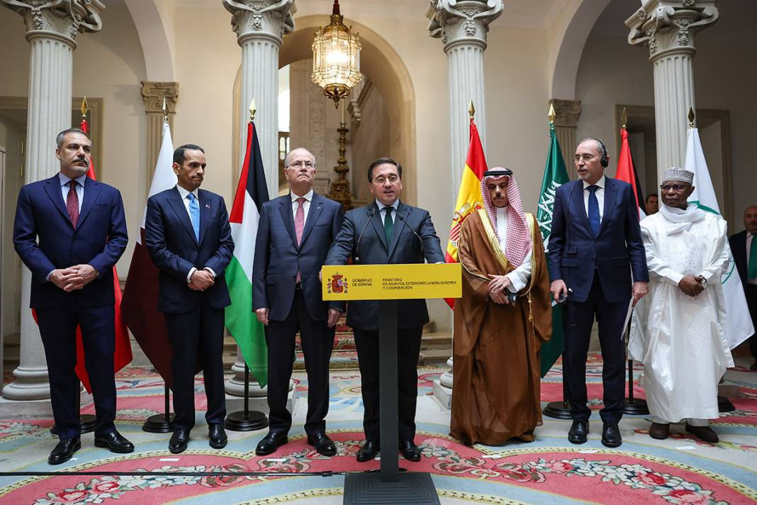 Fidan İspanya'da Gazze Temas Grubu üyeleriyle bir araya geldi - Resim: 8